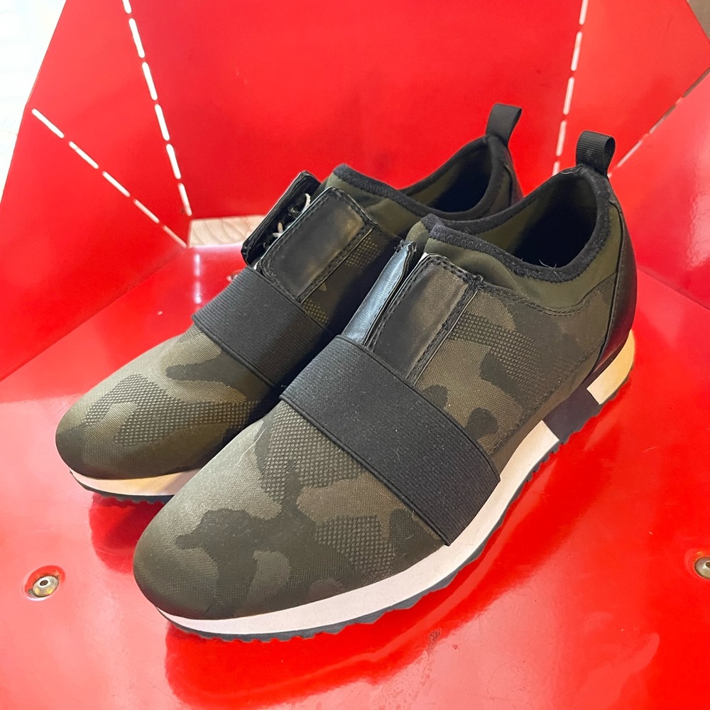 Steve Madden sneakers